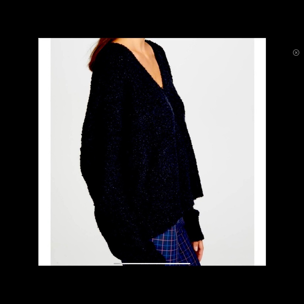 FREE PEOPLE BLACK SWEATER